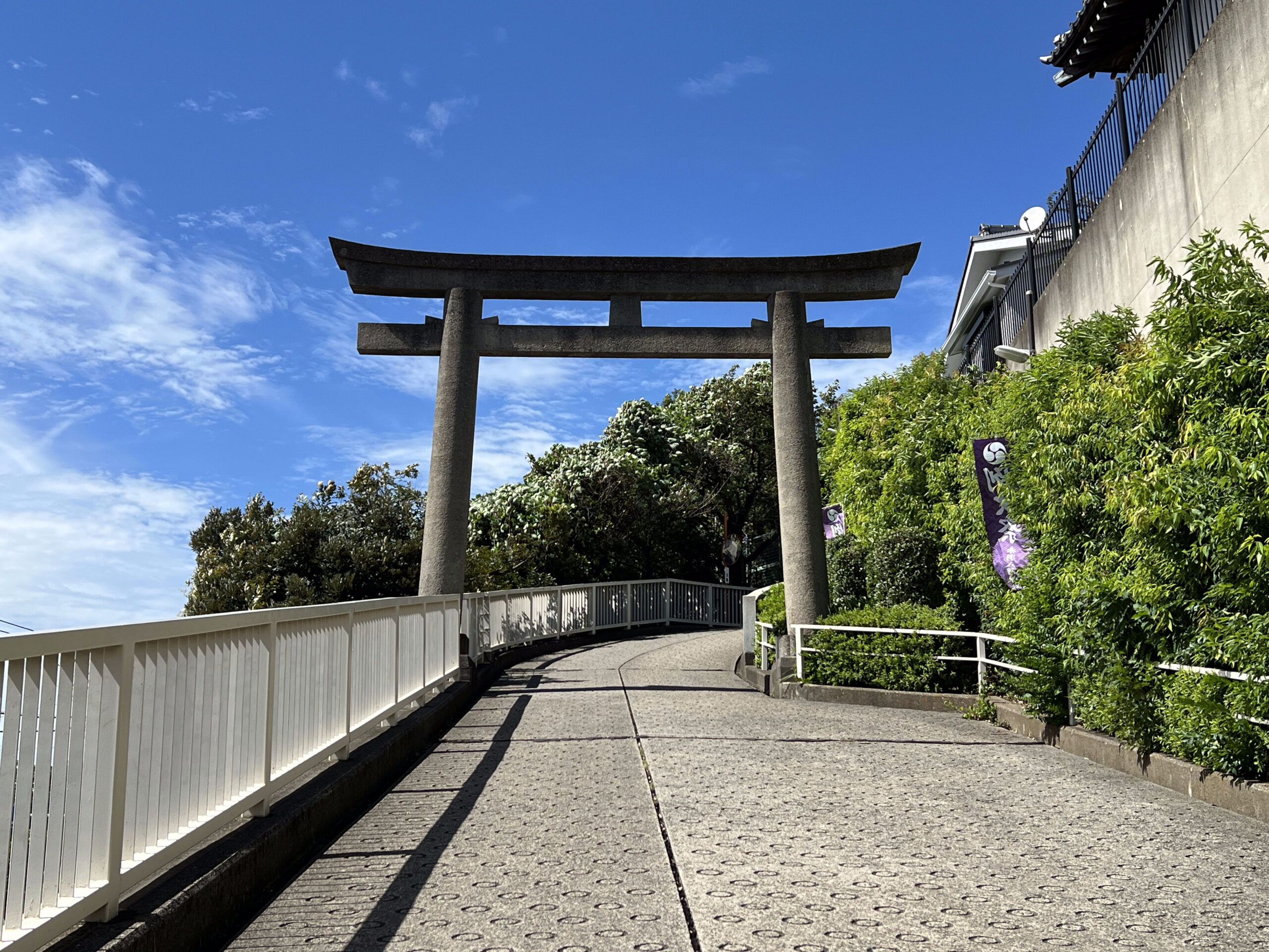 A Bullet Train Runs Beneath This Tokyo Shrine