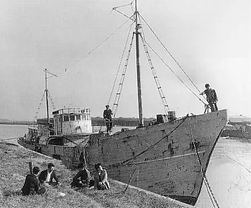 Historic black and white photograph of Daigo Fukuryu Maru before the 1954 Bikini incident