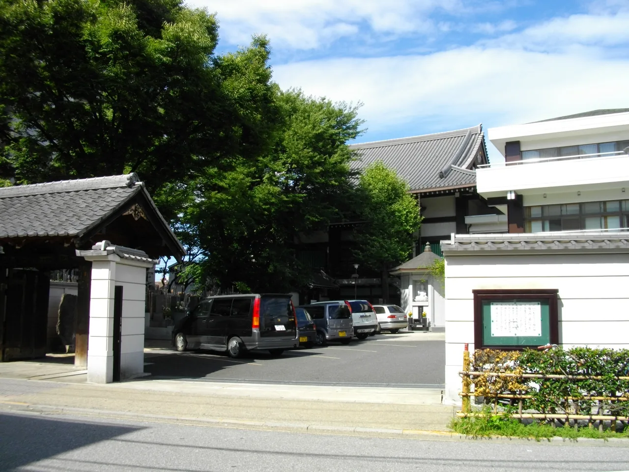 Jokanji temple in Minamisenju, known for memorialising women of the Yoshiwara pleasure district