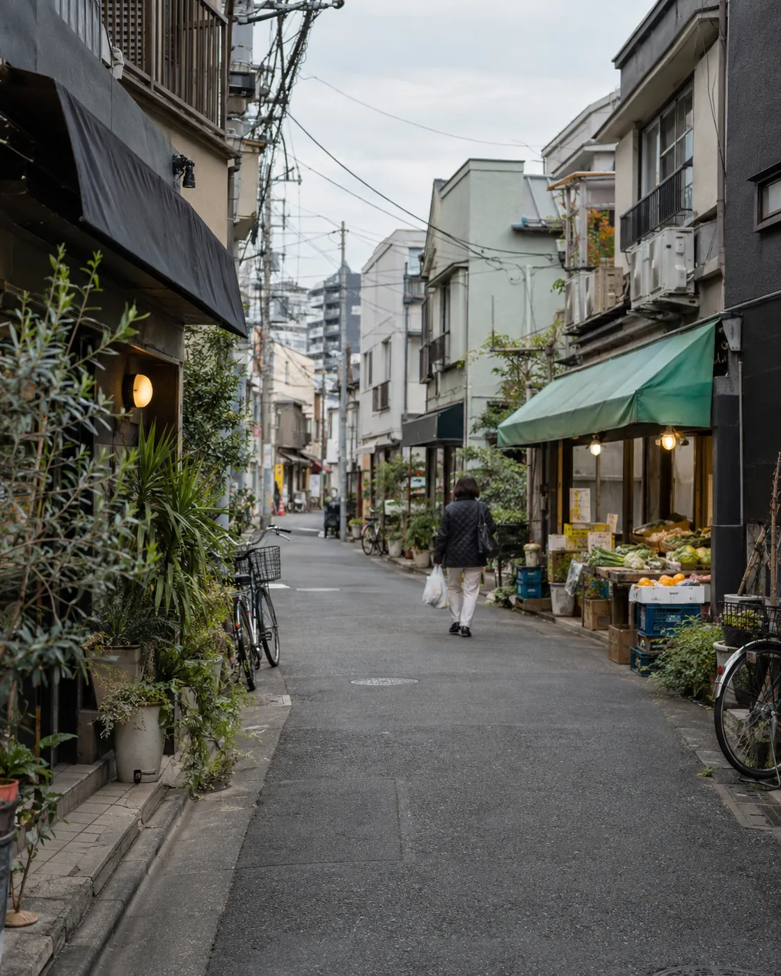 Illustrative image of an everyday Japanese neighborhood street