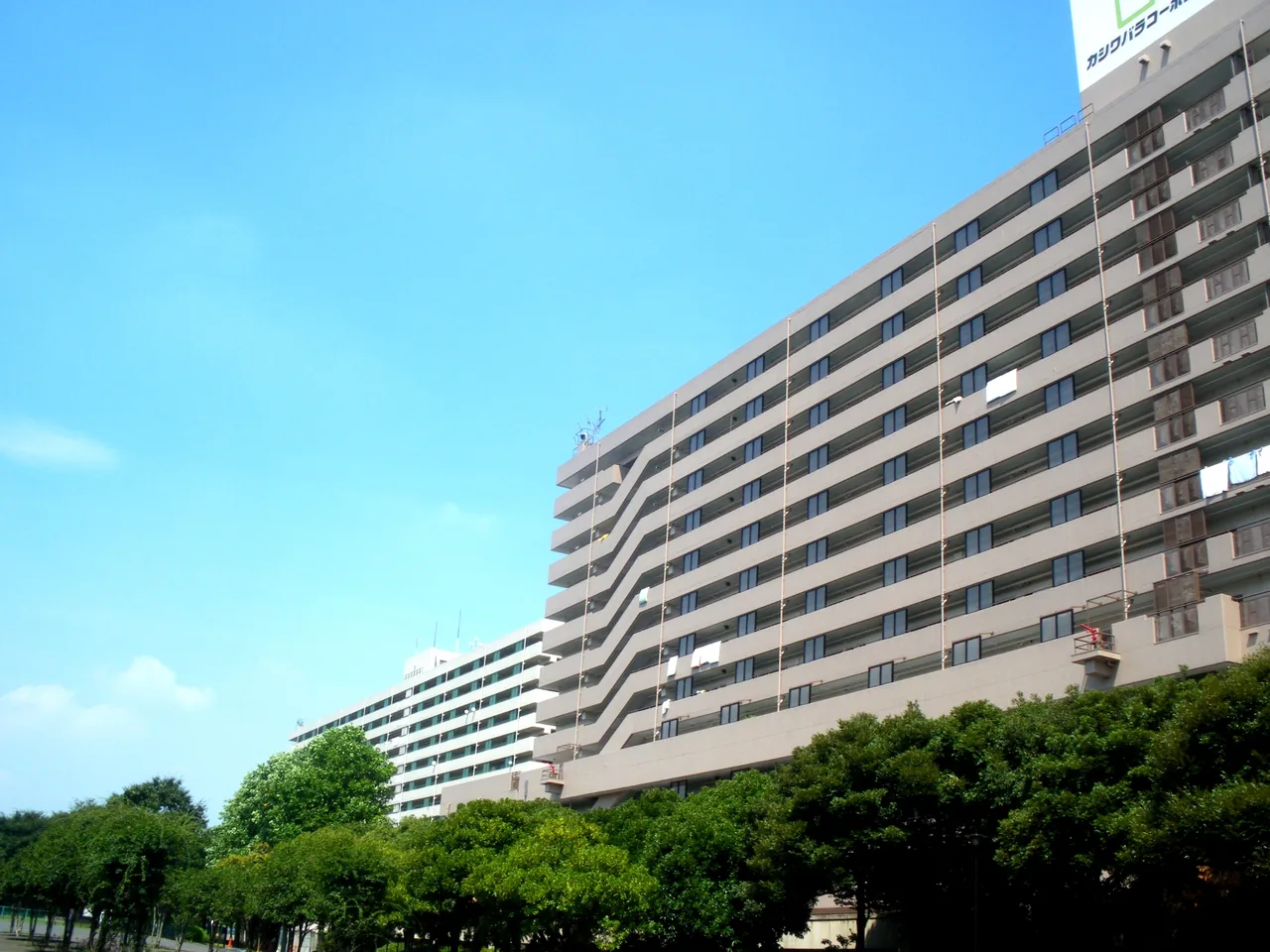 The long connected Shirahige-Higashi apartment blocks in Sumida Tokyo