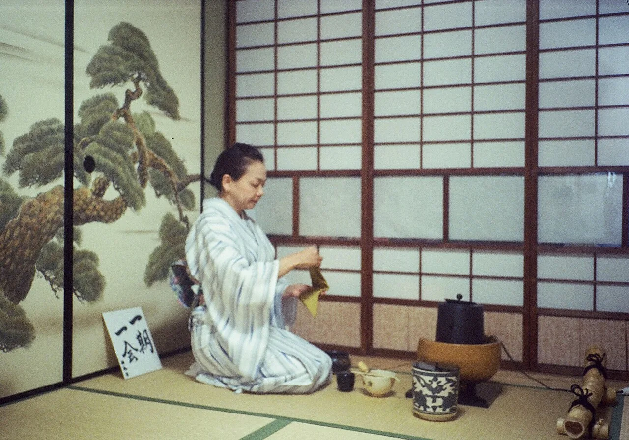 Tea Ceremony in Tokyo by Area: The Real Ones, the Kimono Ones, and What They Cost (2026)